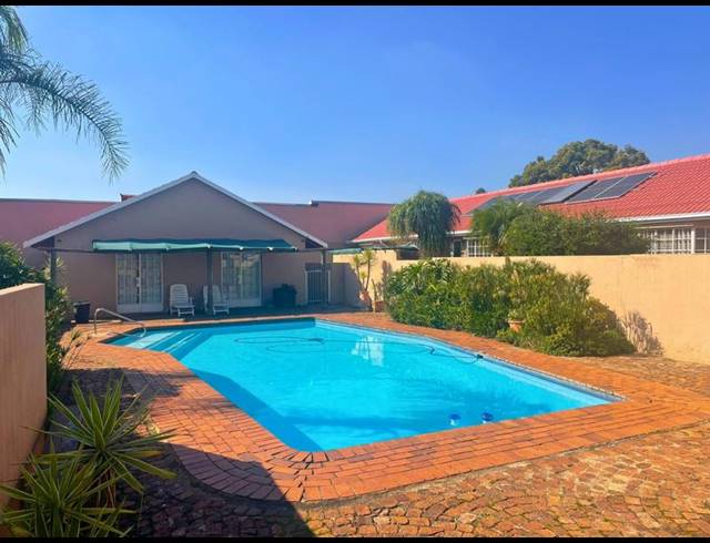 2 BEDROOM TOWNHOUSE FOR SALE IN NORKEM PARK